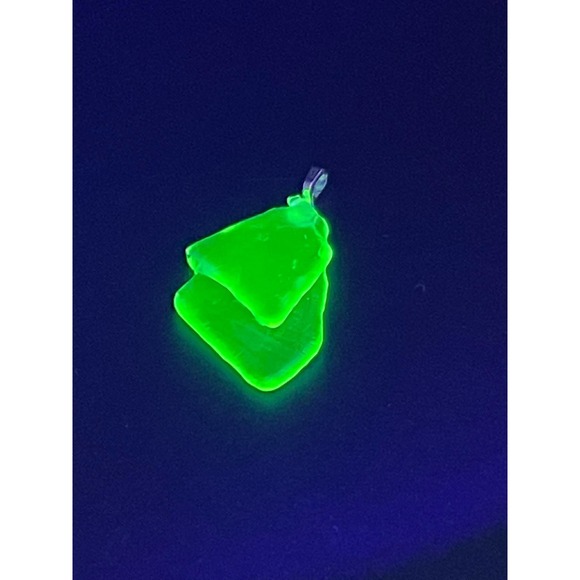 Uranium Glass Pendant Glowing Lime Green UV Reactive Recycled Oddity Collector - Picture 3 of 6
